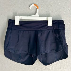 Navy speed up size 4 lulu shorts